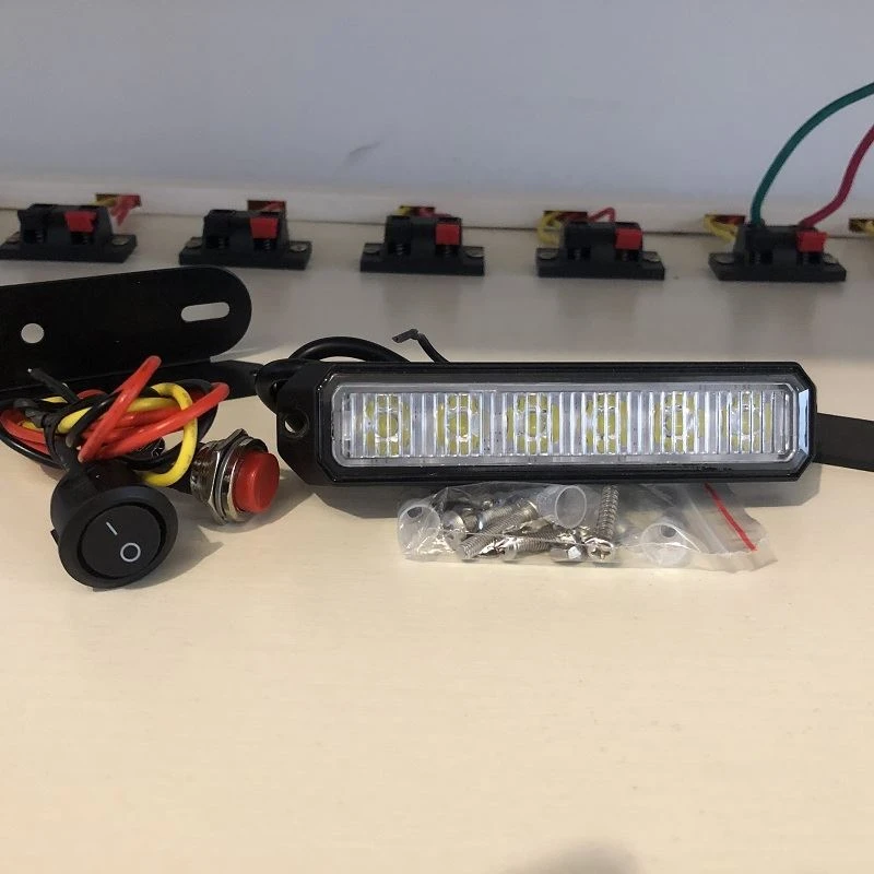 Površina Mount 18W LED Strobe Light